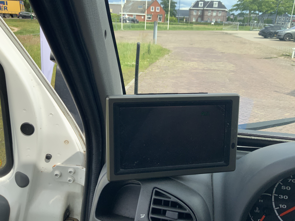LMC  Fiat Ducato  2,8 JTD  128 PK , AUTOMAAT   Half-integraal ,  Motor-airco , 2 Lengte-bedden ( Laag ) , Alko-chassis  etc. Bj 2003 Camper centrum on the road Marum  foto: 15
