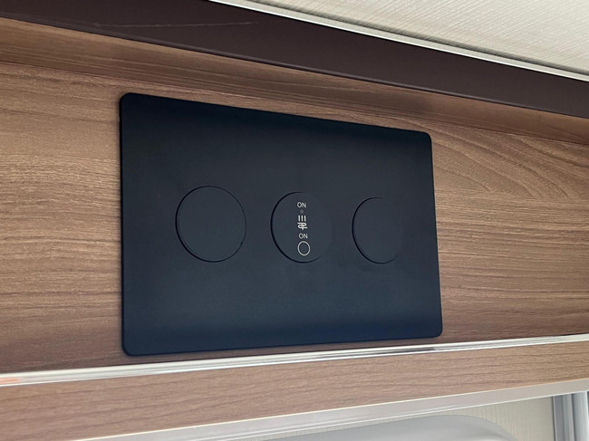 Bürstner Premio 490 TS | Queensbed | Voortent | Vol automatische Mover | Fietsenrek | Asschokbrekers foto: 23