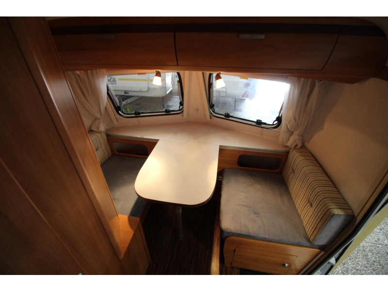 Eriba Touring Triton 430 GT Techo elevable, Mover, Avance foto: 14