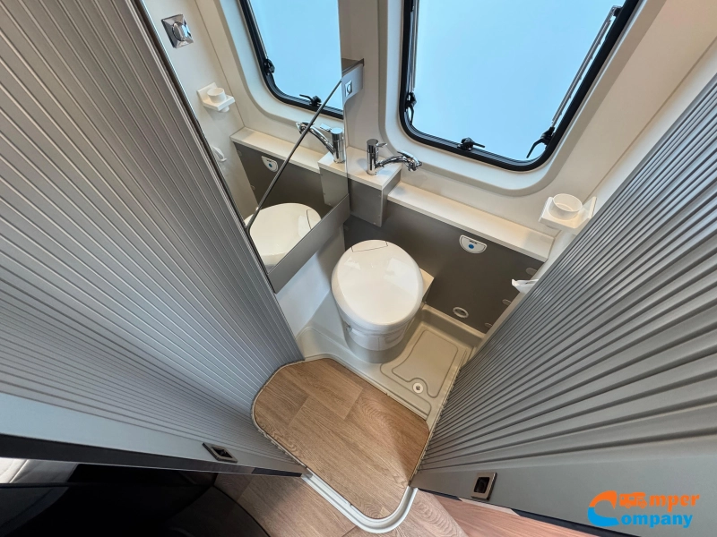 Adria Twin 600 SPT Dwarsbed / Euro 6  foto: 17