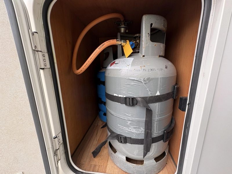 Eura Mobil Terrestra 670 SB Franz&ouml;sisches Bett Foto: 19