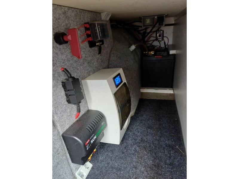 Nissan NV400 photo: 16