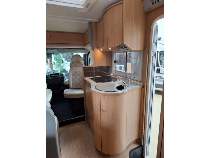 B&uuml;rstner Harmony 585 T 2.3JTD 110Pk 2x Airco photo: 8