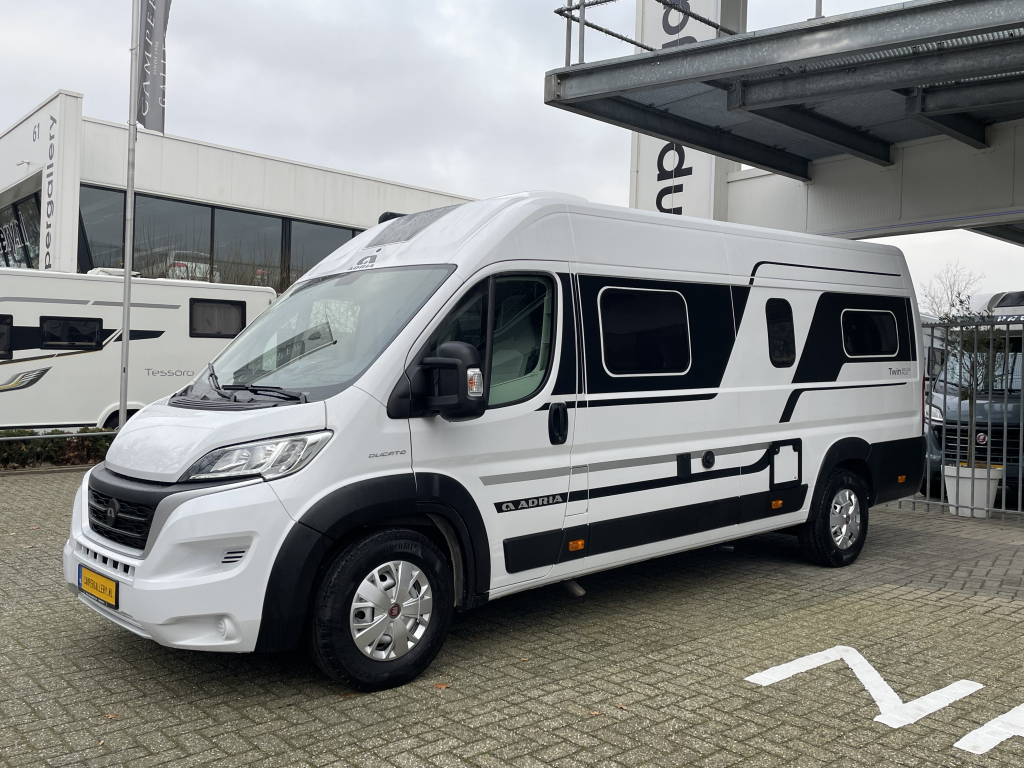 Adria Twin Plus 640 SLB ENKELE BEDDEN CAMERA CRUISE CONTROL foto: 3