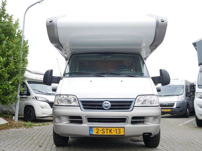 Weinsberg Meteor, Alkoof, Veel ruimte 6.50 Meter Alkoof foto: 1