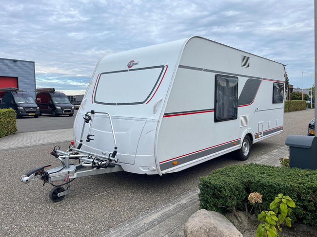 Bürstner Premio 490 TS | Queensbed | Voortent | Vol automatische Mover | Fietsenrek | Asschokbrekers foto: 2