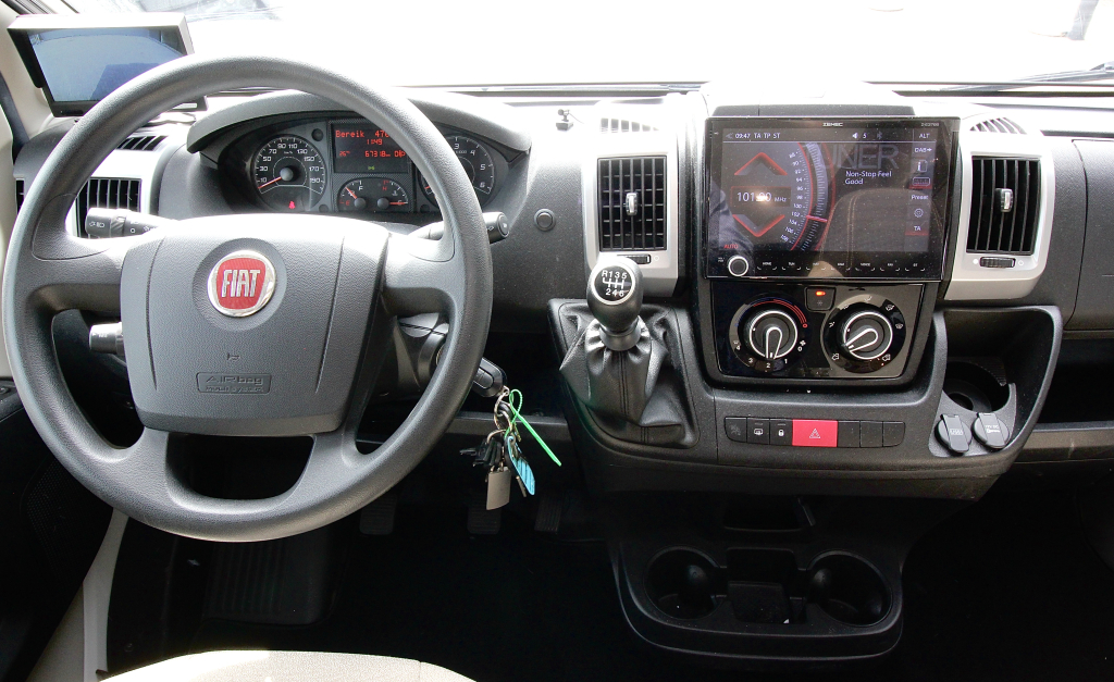 Challenger Genesis 288EB foto: 16
