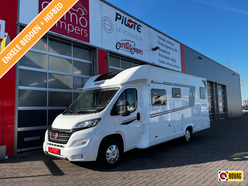 Pilote P 746 GJ Camper, Lengtebedden