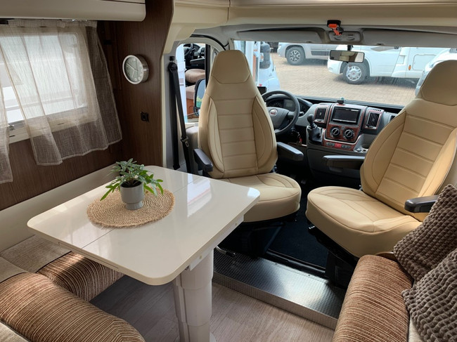 ROLLER Team T-line 255 Drop-down bed Air conditioning Cruise Air suspension 6 berths photo: 16