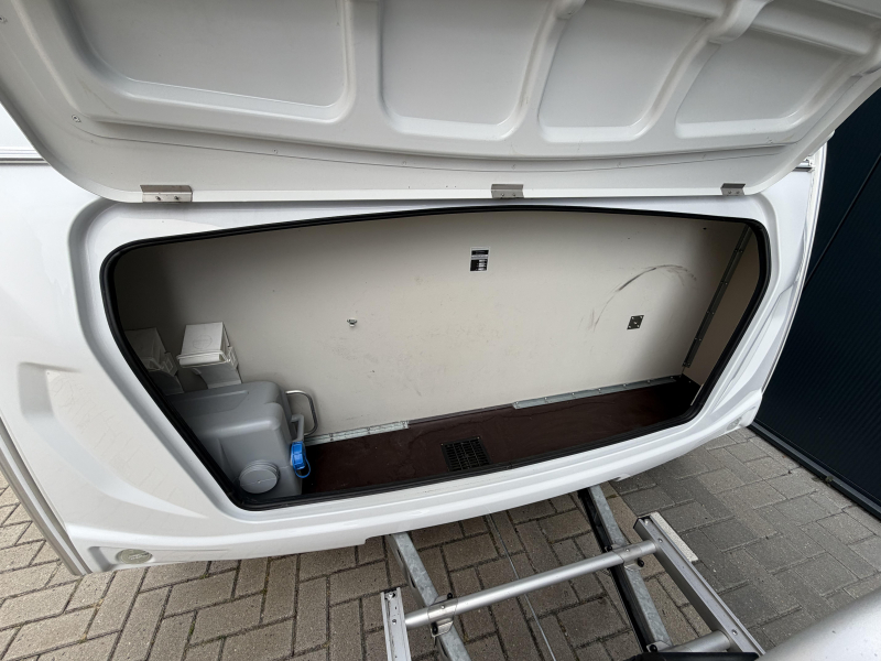 Weinsberg CaraCito 470 EU Single beds photo: 4