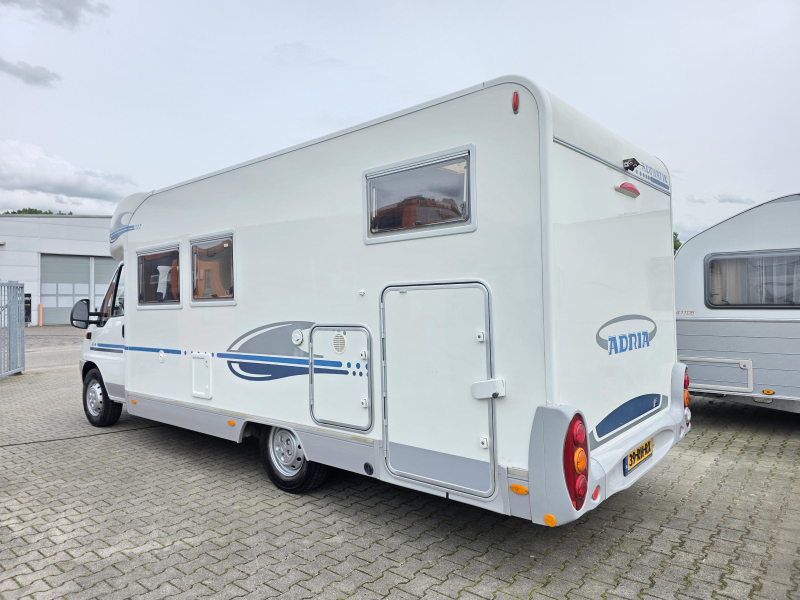 Adria Coral 660 SL Lengtebedden 2.8 AUTOMAAT  foto: 4