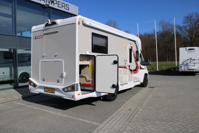 Challenger Graphite Vip Edition T 328 igual que Chausson 788 AUTOM&Aacute;TICO Fiat 140 CV con cama Queen y cama abatible para 4 personas (76 foto: 13