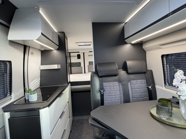 Adria Twin Supreme 640 SGX 160 pk AUTOMAAT 9-Traps Euro6 Fiat Ducato 8 Maxi **Lengtebedden in hoogte verstelbaar/4 zitplaatsen/Luifel/ foto: 9