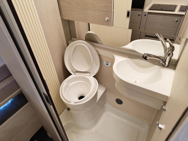 tourne mobil 6.0 Cruise 2.2 BlueHDI 140PK Automaat - ALL SEASON foto: 8