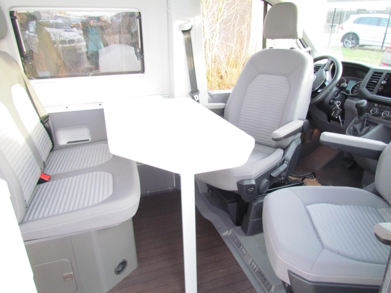 Volkswagen Grand California Quer- und Hubbett, Automatik Foto: 1