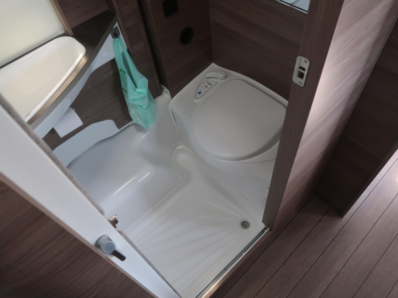 Knaus L!ve I 650 MEG AUTOMATIK 160 PS KLIMAANLAGE Foto: 10