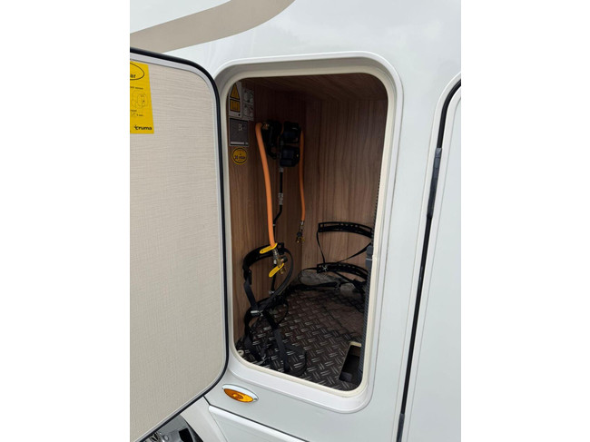 Hymer MLT 580 V6 190HP Single Beds Led 2 Solar Panels photo: 23