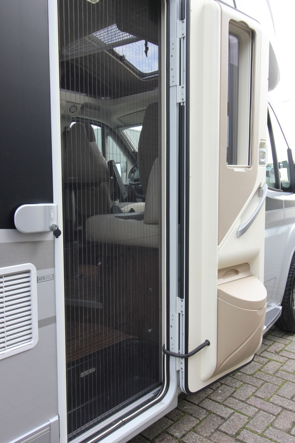 Adria Matrix M670SL foto: 4