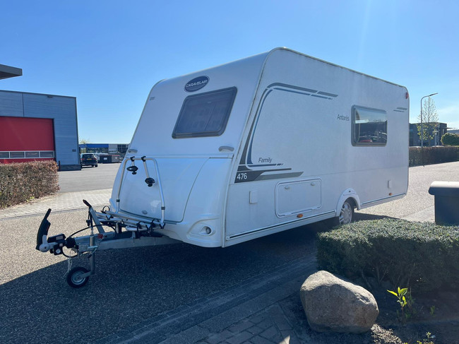 Caravelair Antares 476 Family Bunk bed | Bicycle rack | Awning | TV | French bed | Train seat | Screen photo: 2