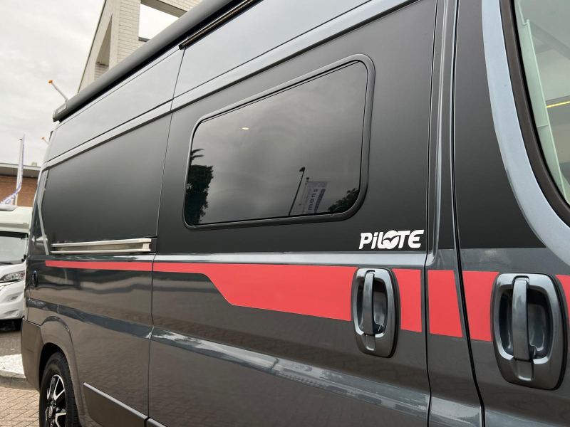 Pilote V 600 G Toldo, Portabicicletas, TV, foto: 29