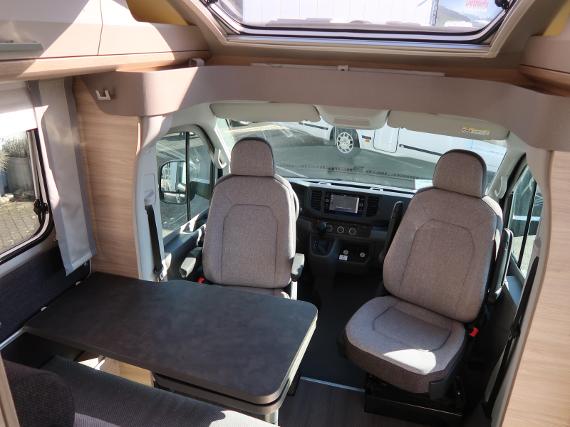 Knaus Van TI 650 MEG LEVELSYST / KLIMAANLAGE/ 177 PS Foto: 2