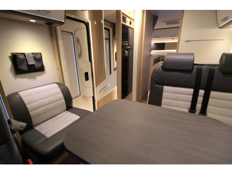 Sunlight T 68 Adventure Edition Camas individuales / Cama abatible foto: 7