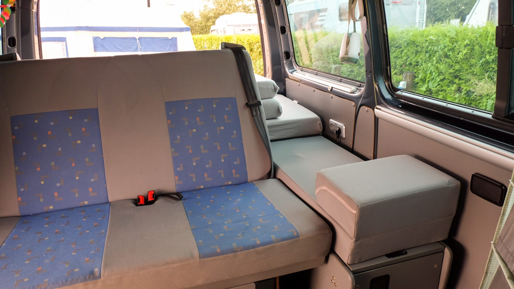 VOLKSWAGEN MULTIVAN foto: 4