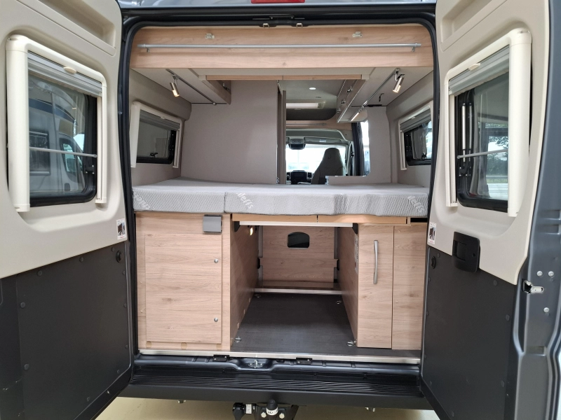 Dethleffs Globetrail 600 140PK Dwarsbed Solar  foto: 3