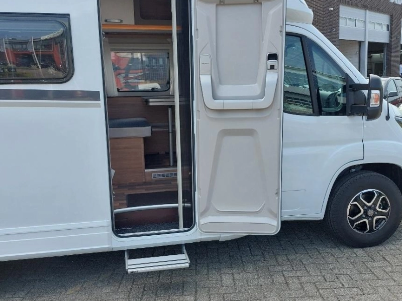 Weinsberg CaraLoft 650 ME 9-Gang-Automatik! Foto: 8