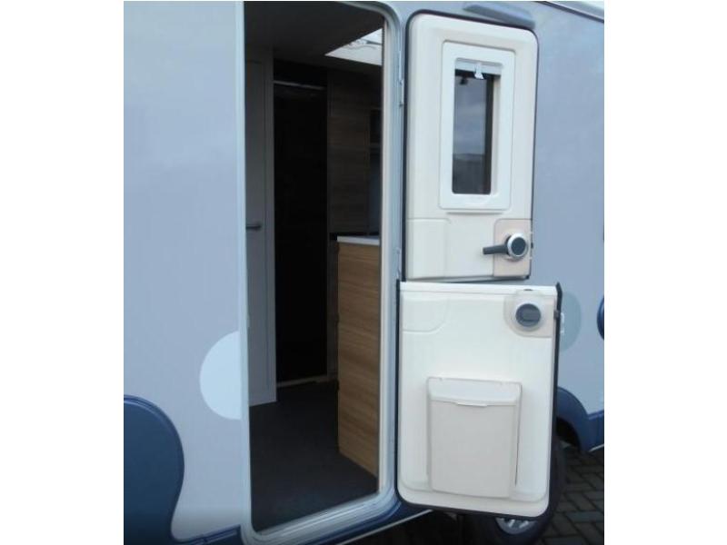 Adria Action 391 LH NU MET € 2700,00 korting  foto: 4