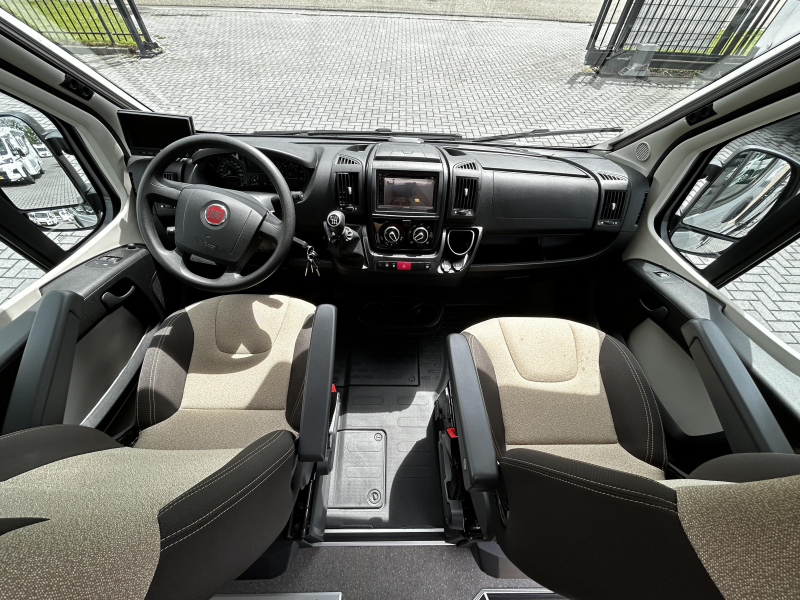 Clever Tour 540 2016/Euro-5/Cama transversal/5.4M foto: 18