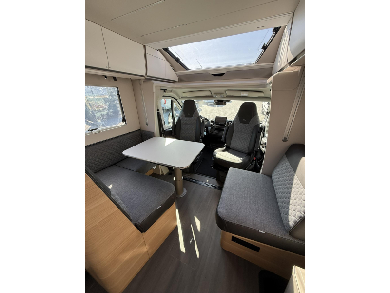 Adria Matrix Plus 670 SL Familiecamper Automaat  foto: 13