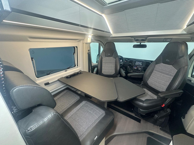 Adria Twin Supreme 640 SGX Foto: 5