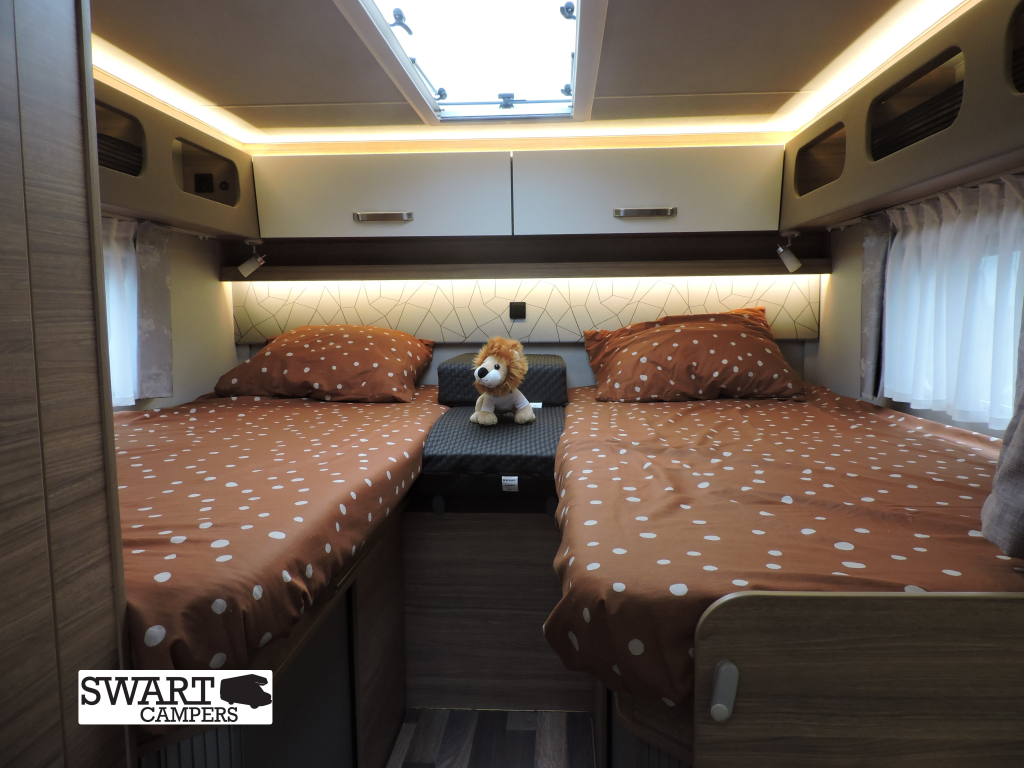 Weinsberg CaraCore 700 MEG, Automatic Single beds Pull-down bed 4 people photo: 17