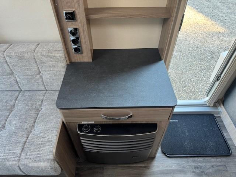 Oferta Sprite Mondial 420 SE camas individuales foto: 17