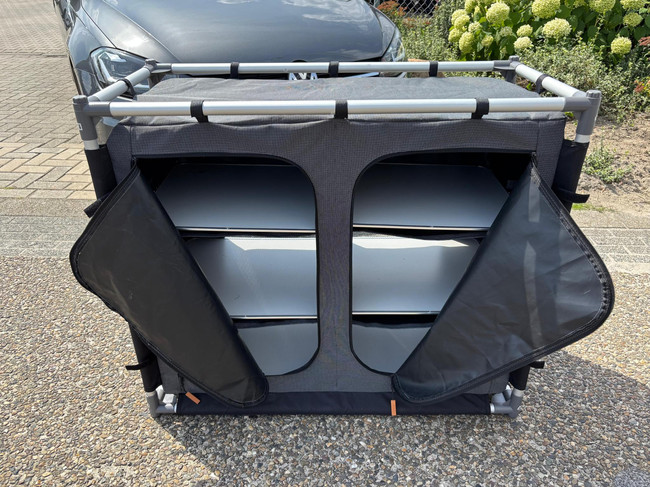 Eifelland Holiday 460 W614700 | 2 Enkele bedden | Mover volautomaat | Voortent met Luifel | Fietsendragers | 3-Pits gasfornuis foto: 23