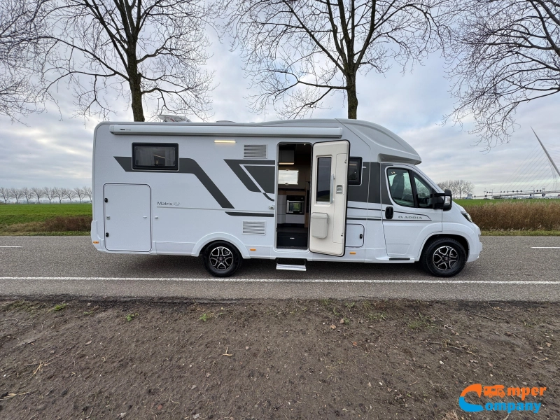 Adria Matrix Plus 670 DL L&auml;ngsbetten / Automatik Foto: 6