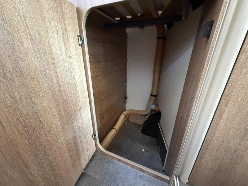Dethleffs Trend 7057 EBL 2x Airco, XXL Garage photo: 15