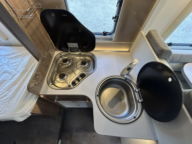 Dethleffs Trend T 7017 EB Automatic + low beds photo: 11