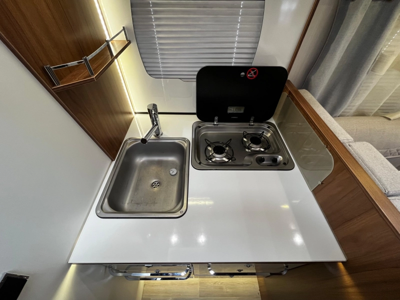 Pilote P 706 GJ Camper, 4 person photo: 8
