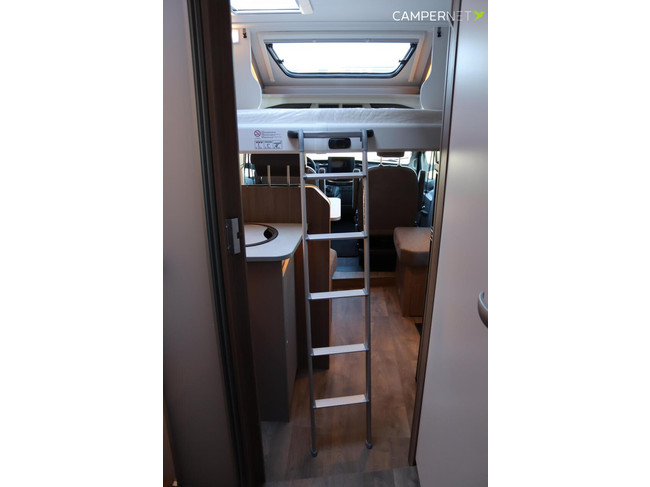 Carado T447 Edition 26 165pk Automaat | Lengtebedden | Luifel | Hefbed | Gescheiden douche | Fietsendrager | 12'' Ford multimediasystee foto: 23