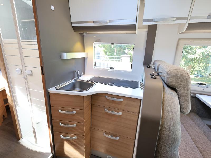 Adria Matrix Newline 670 SC Queensbed + hefbed  foto: 5