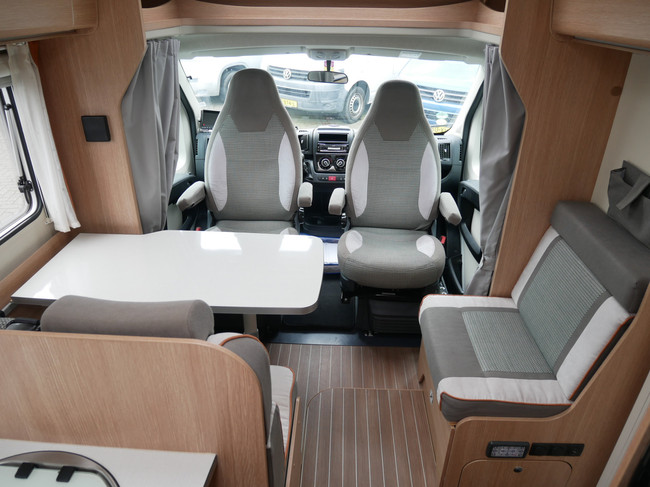 CAPRON Orangecamp T700, Distribuci&oacute;n espaciosa, Cama transversal, Garaje XL foto: 7