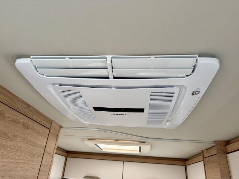 Knaus Sudwind Black Selection 460 EU Zomer Airco Actie!  foto: 23