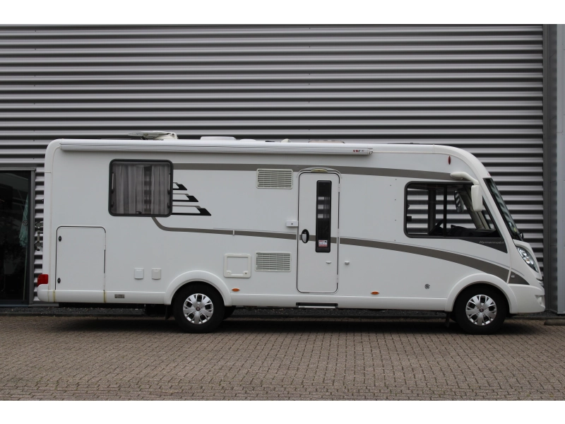 Hymer B698 Queensbed L-zit 150PK TV photo: 4