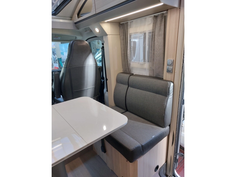 Adria Compact DL Lengtebedden face2face  foto: 5