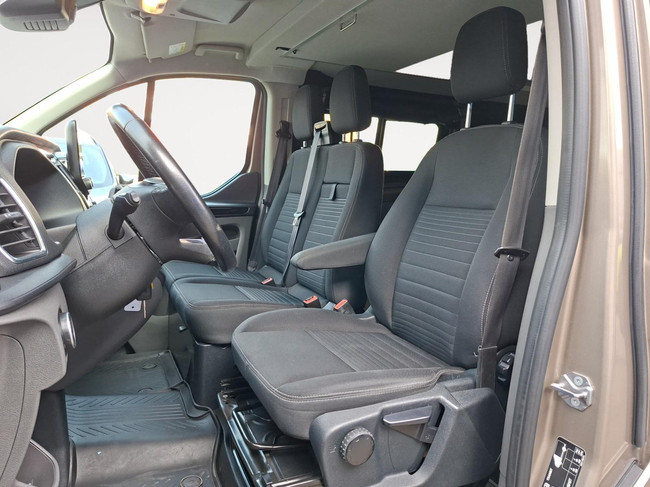 Ford Transit Custom Camper 2.0 TDCI L2H1 Limited | Distributie is vervangen | Camper met 2 slaapplaatsen | Keuken met gootsteen- koelkast- gasfornuis | Zonnescherm | Trekhaak foto: 10