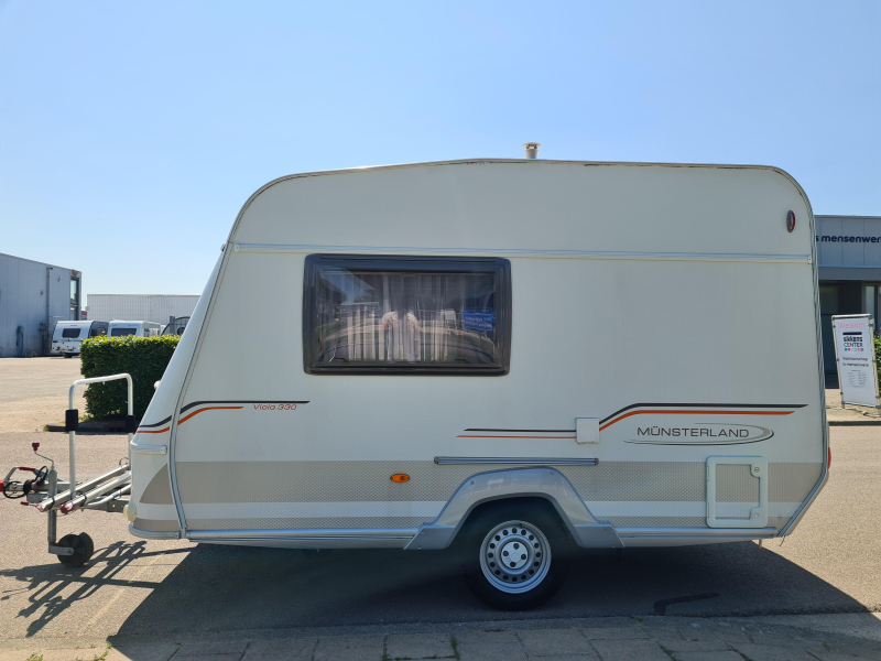 LMC Viola 330 Incl. Voortent! 2009/2011  foto: 3