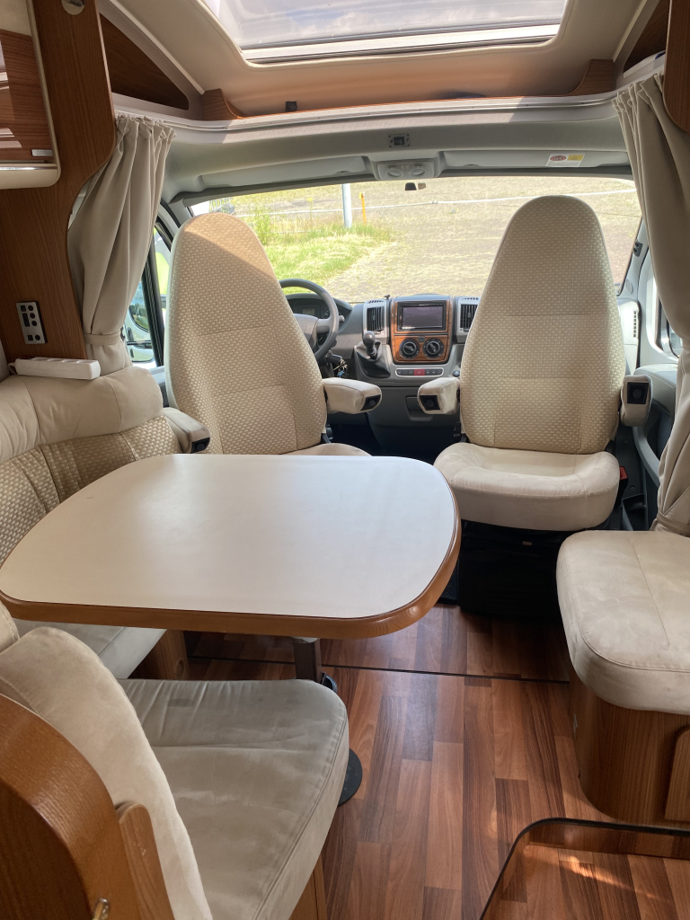 Hymer T 674 SL 2.3 MultiJet 160 CV, Semi-integral, 2 camas individuales, Aire acondicionado de motor, Antena parab&oacute;lica autom&aacute;tica, etc. A&ntilde;o 2011 Camper Centrum On the Road en Noorderringweg 4 en Marum. foto: 6