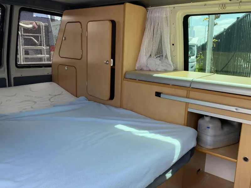 Volkswagen California 4 T 4 pers camper south camp  foto: 18